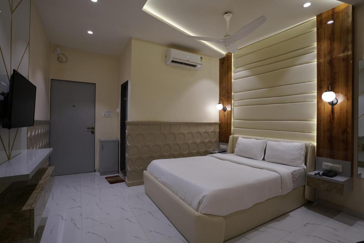 Palm Springs Beach Resort - Gorai Мумбаи Экстерьер фото