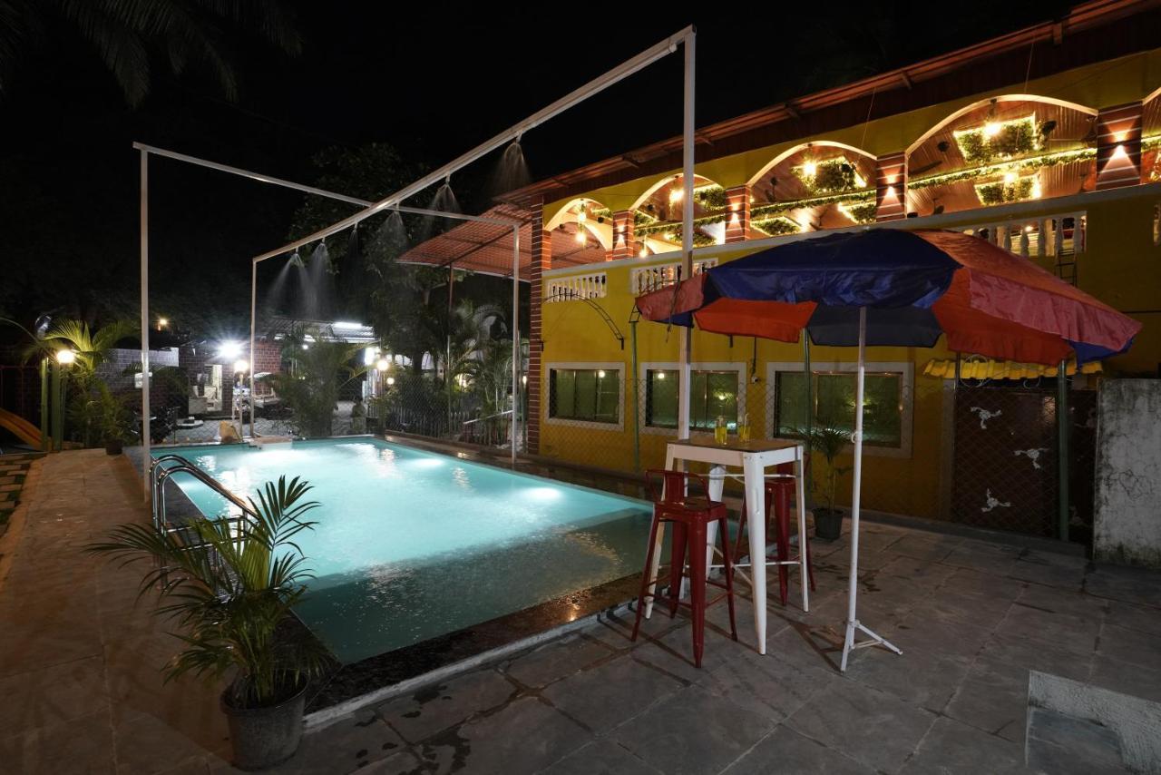 Palm Springs Beach Resort - Gorai Мумбаи Экстерьер фото